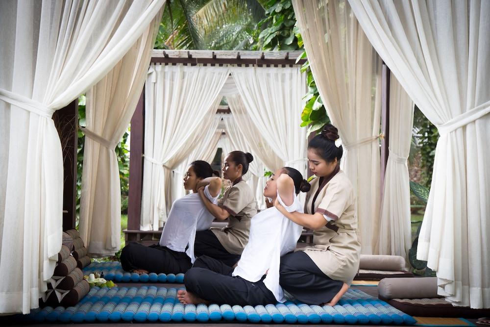 เดอะ พริวิเลจ ฟลอร์ บาย โลตัส บล็อง Hotel เสียมราฐ ภายนอก รูปภาพ