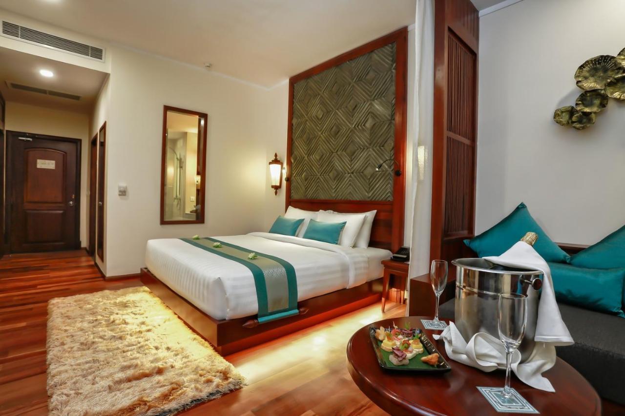 เดอะ พริวิเลจ ฟลอร์ บาย โลตัส บล็อง Hotel เสียมราฐ ภายนอก รูปภาพ